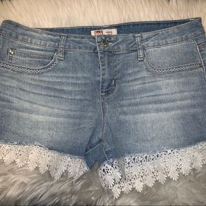 Lei low rise shorts